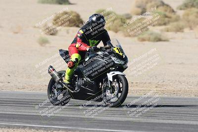 media/Oct-30-2025-Racers Edge (Thu) [[dabbdaf680]]/3-B Group/Session 2 (Bowl Exit)/